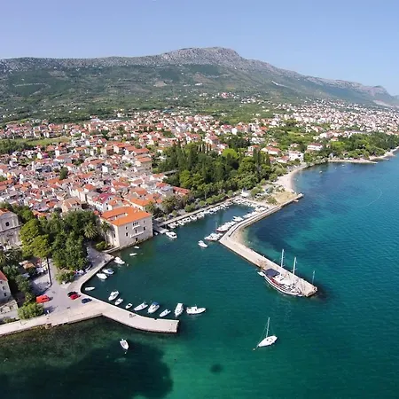 Apartment With A Parking Space Kastel Luksic, - 13734 Kastela